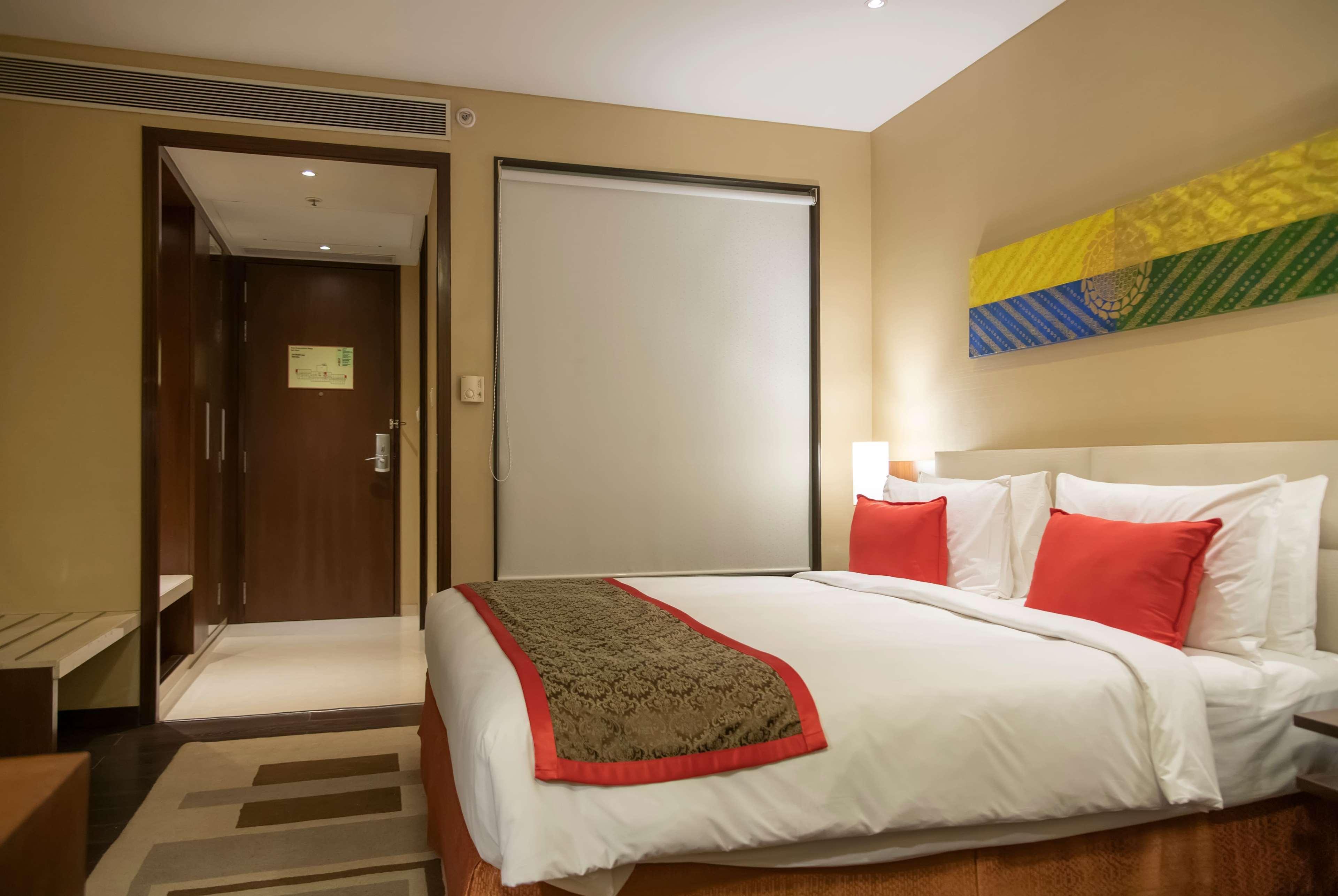 Ramada Plaza By Wyndham Pune Hinjewadi Dāpuri エクステリア 写真