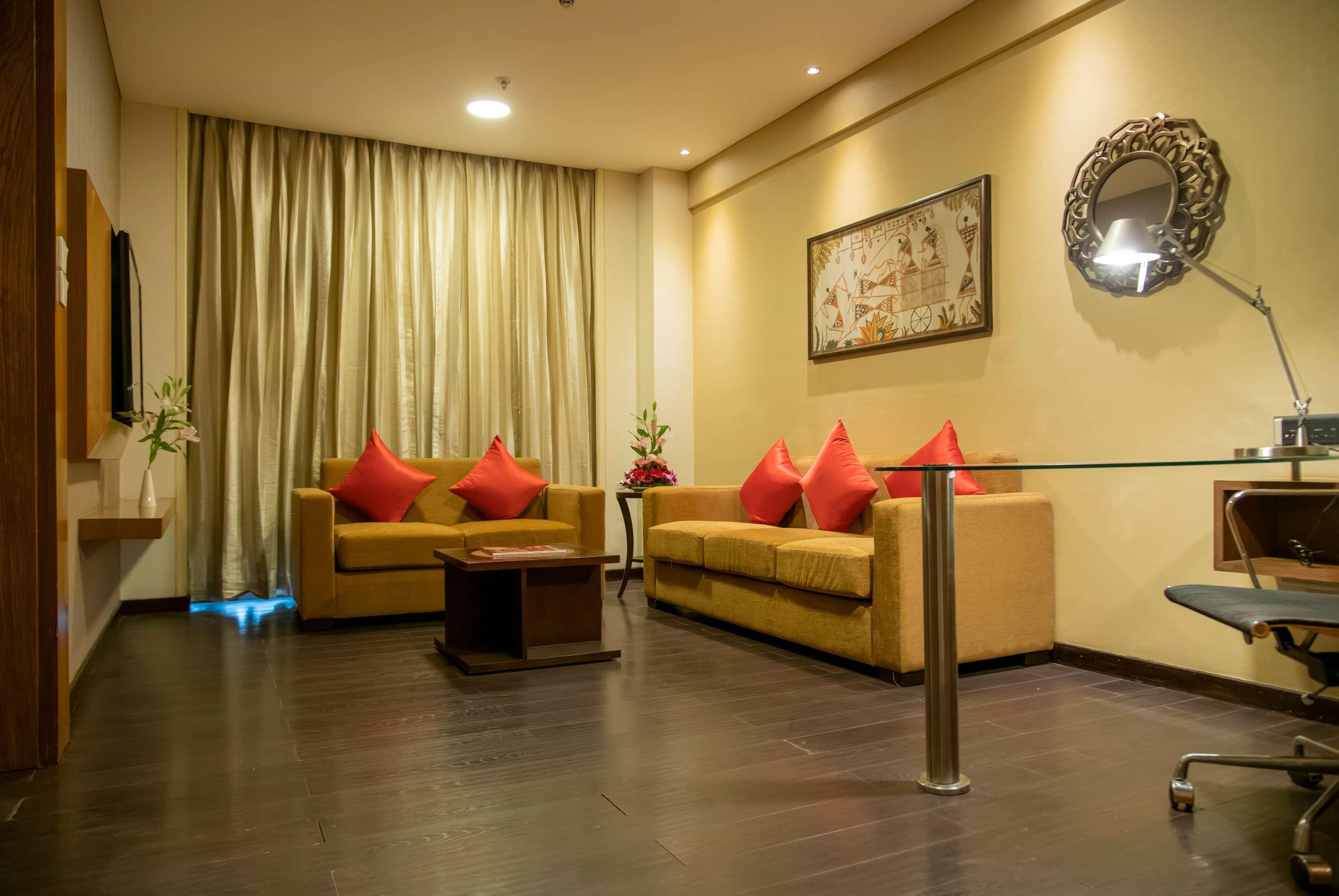 Ramada Plaza By Wyndham Pune Hinjewadi Dāpuri エクステリア 写真