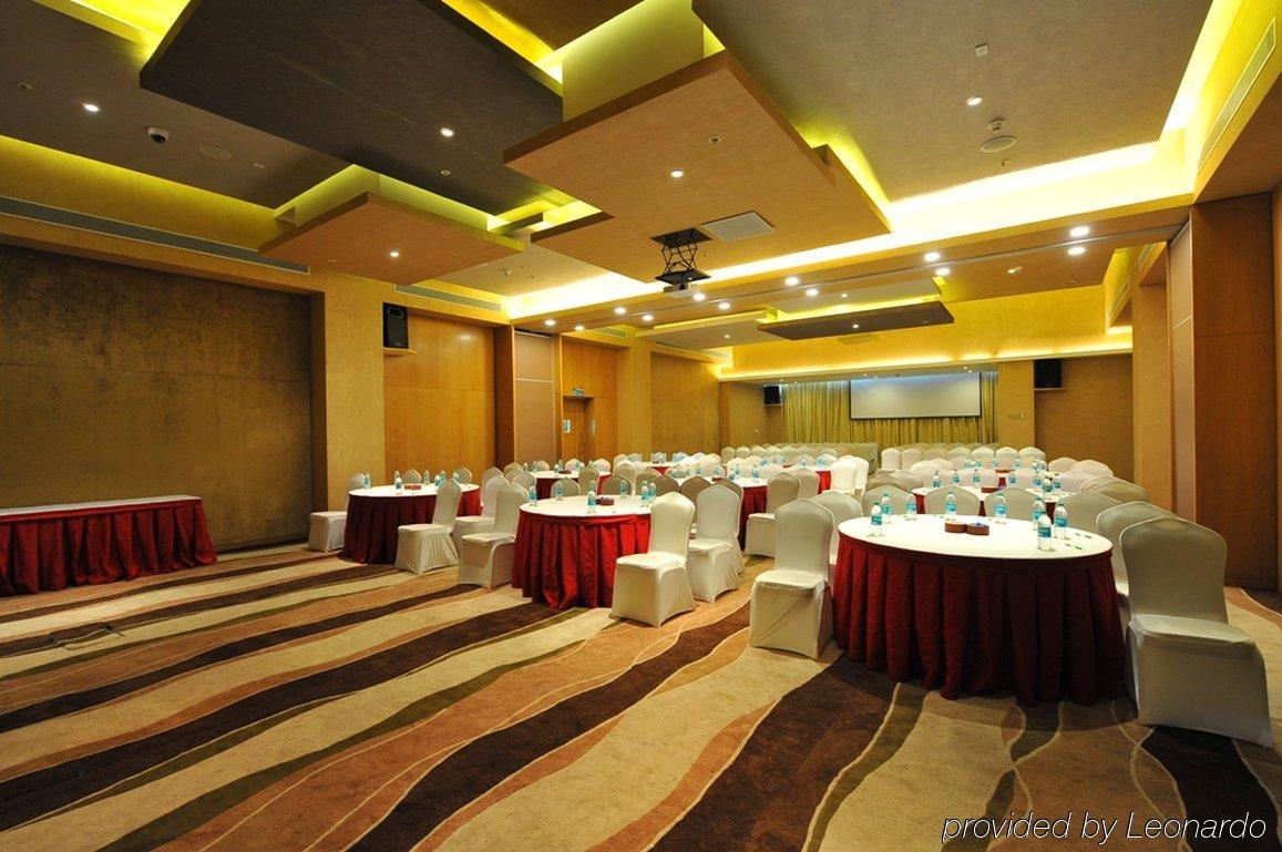 Ramada Plaza By Wyndham Pune Hinjewadi Dāpuri エクステリア 写真