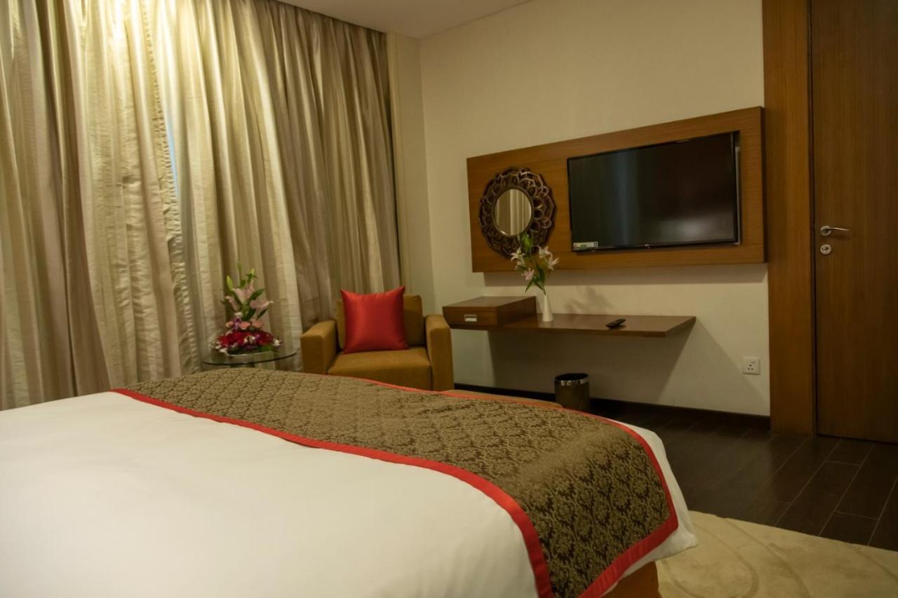 Ramada Plaza By Wyndham Pune Hinjewadi Dāpuri エクステリア 写真