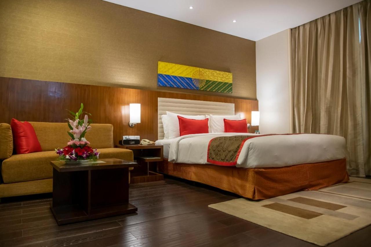Ramada Plaza By Wyndham Pune Hinjewadi Dāpuri エクステリア 写真