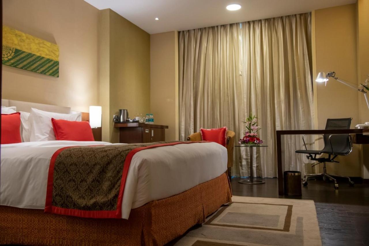 Ramada Plaza By Wyndham Pune Hinjewadi Dāpuri エクステリア 写真