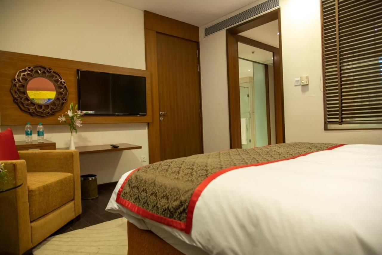 Ramada Plaza By Wyndham Pune Hinjewadi Dāpuri エクステリア 写真